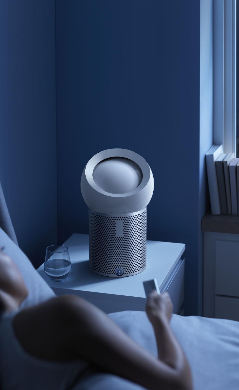 Dyson Pure Cool Me sur un bureau