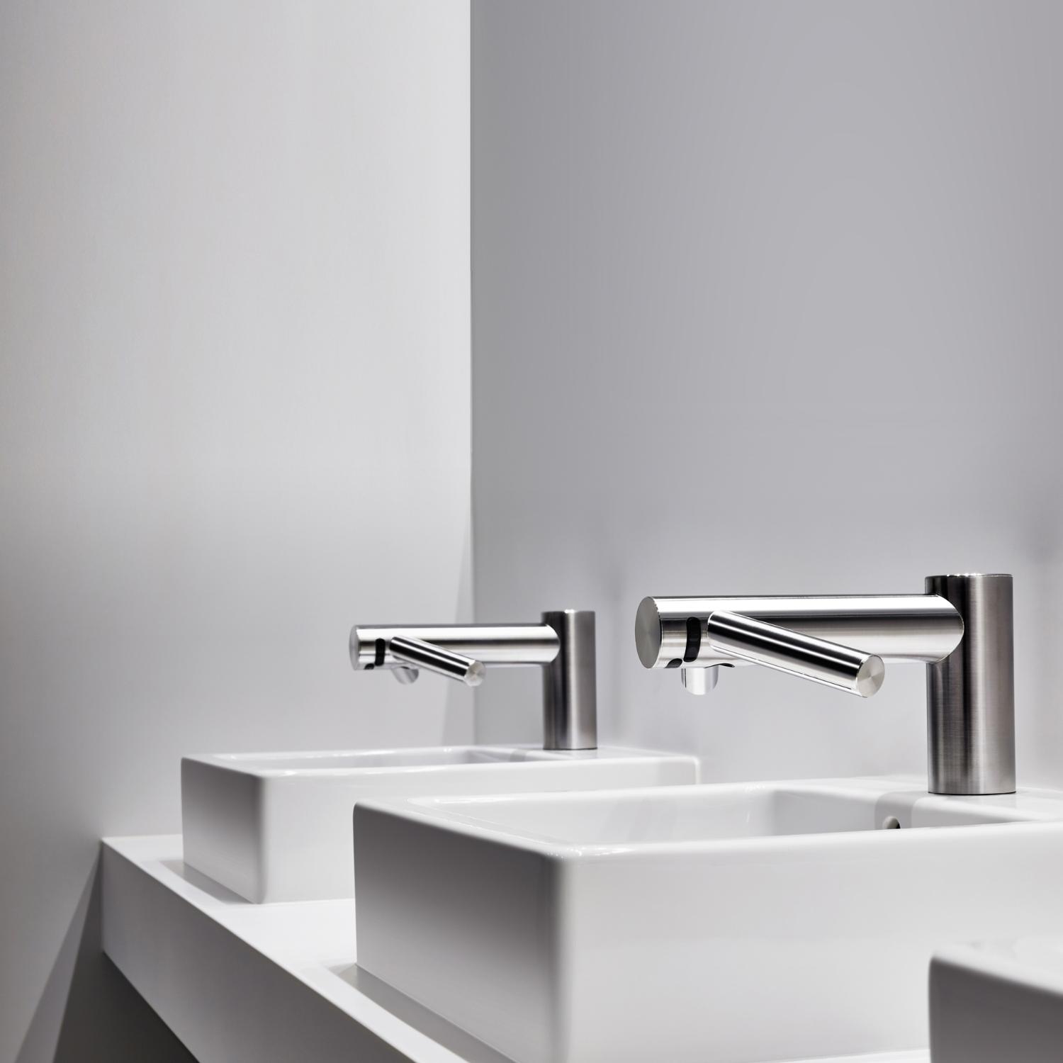 Dyson Airblade Tap au-dessus d’un évier