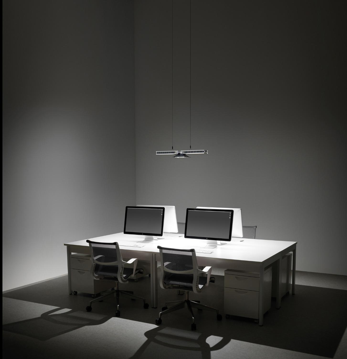 Luminaire Cu-Beam Down au-dessus de bureaux