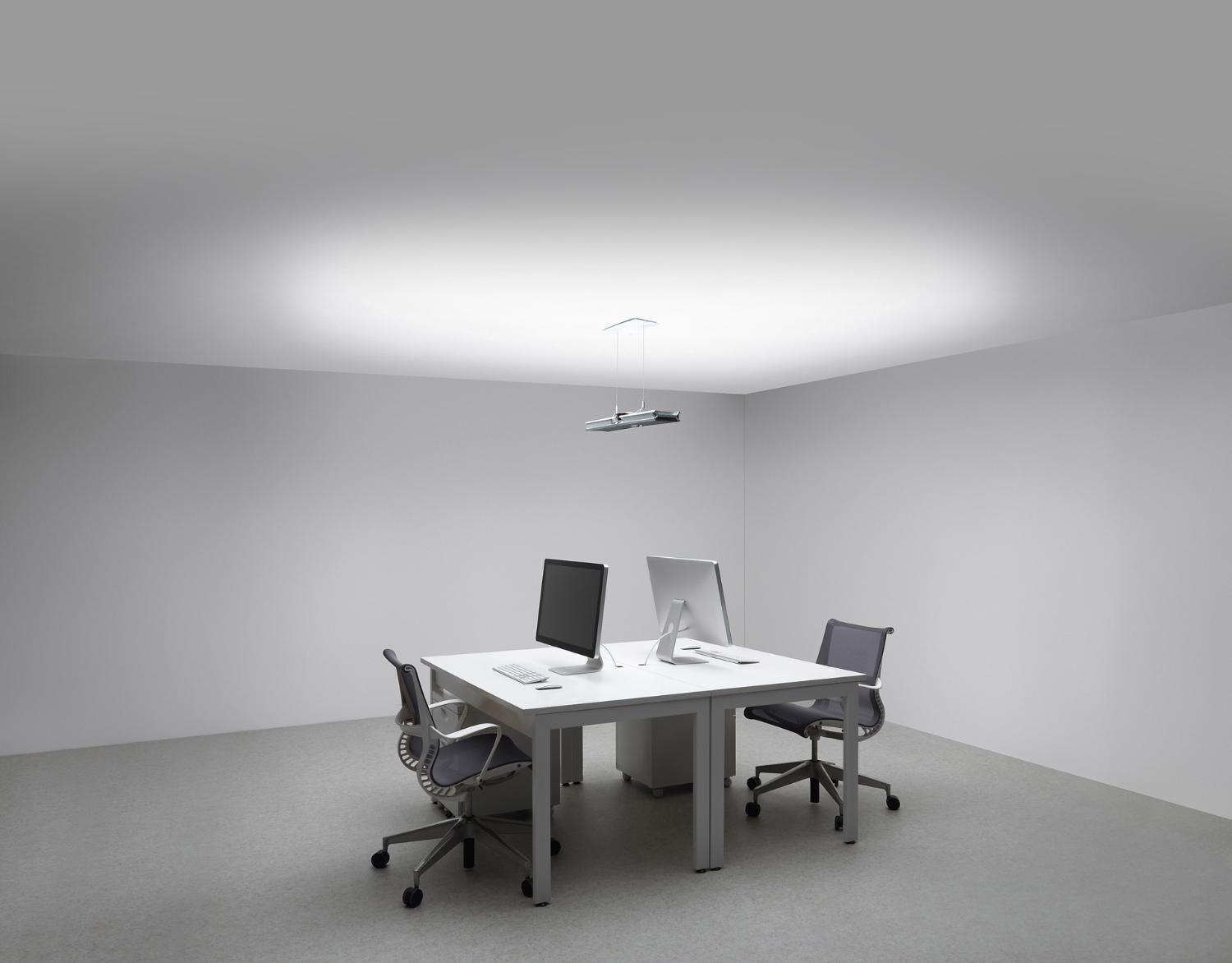 Luminaire Cu-Beam Up au-dessus des bureaux