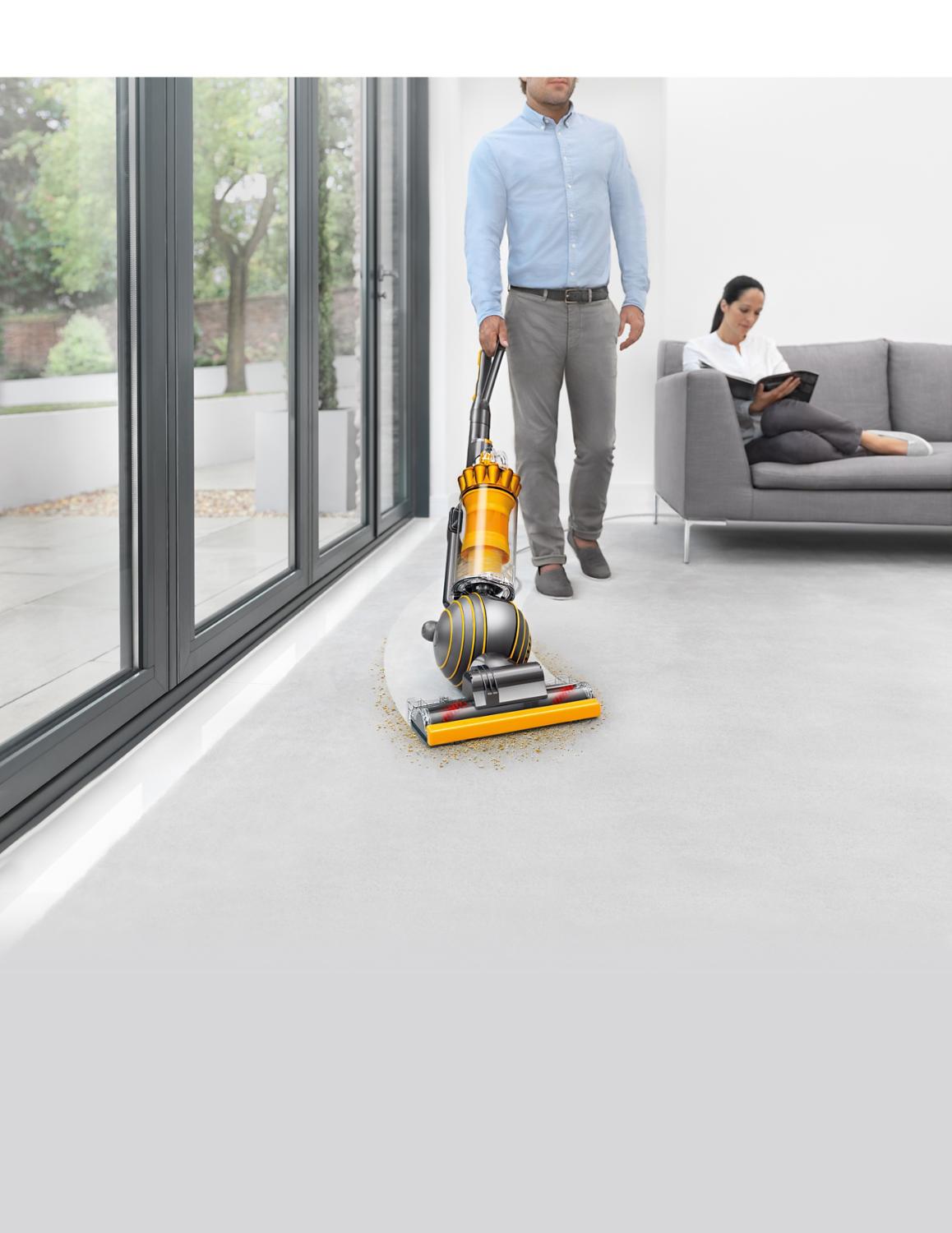 L’aspirateur Dyson Ball🅪 tournant un coin sur un tapis