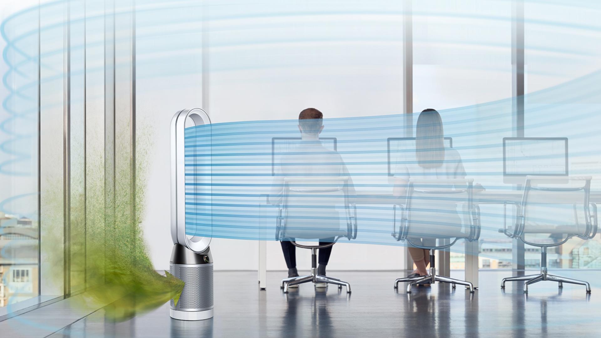 جهاز تنقية الهواء Dyson Pure Cool شكل البرج في بيئة مكتبية