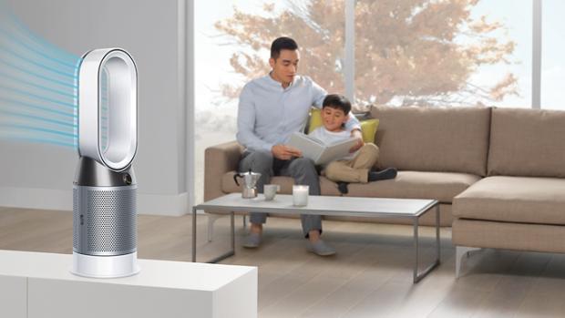 Demonstration of Dyson Pure Hot+Cool purifier diffused projection indoors
