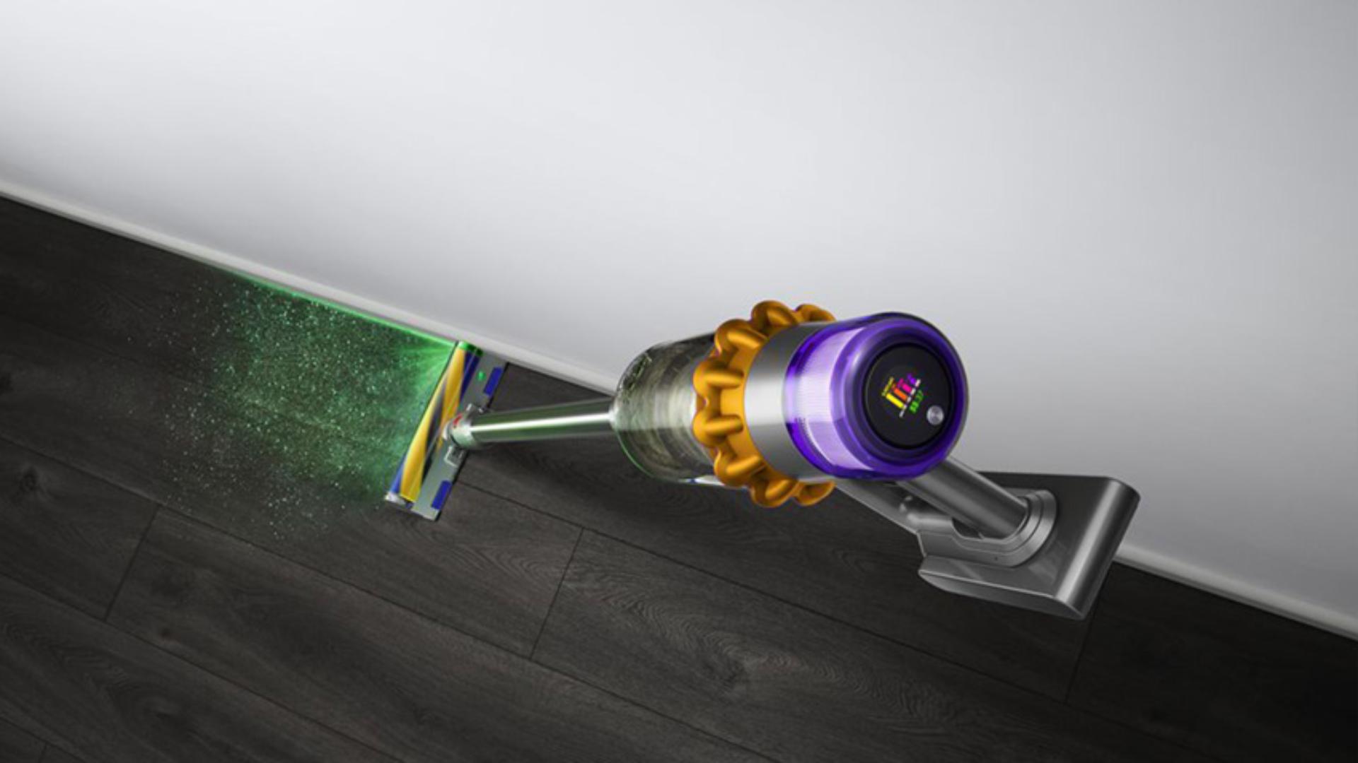 Dyson V11 vaccum cleaner lifting dirt from carpet