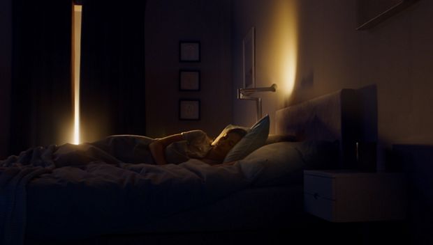 Dyson Lightcycle Morph light in a hotel room, adjusting to the local daylight