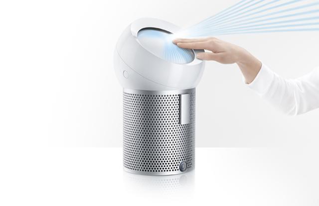 Dyson Pure Humidify+Cool drawing in dirty air and projecting purified, humidified air