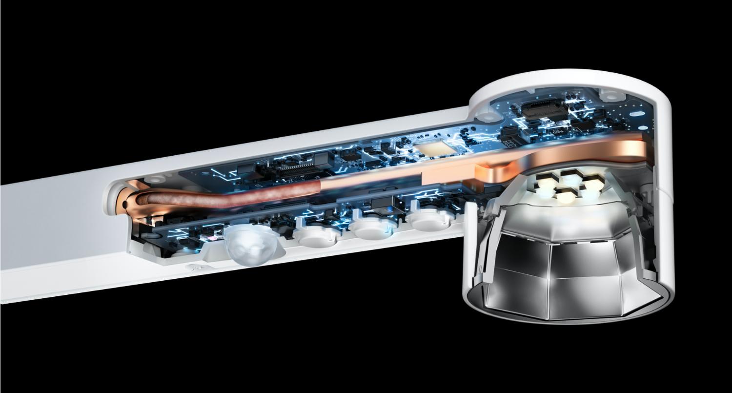 Dyson lightcyle displaying internal technology