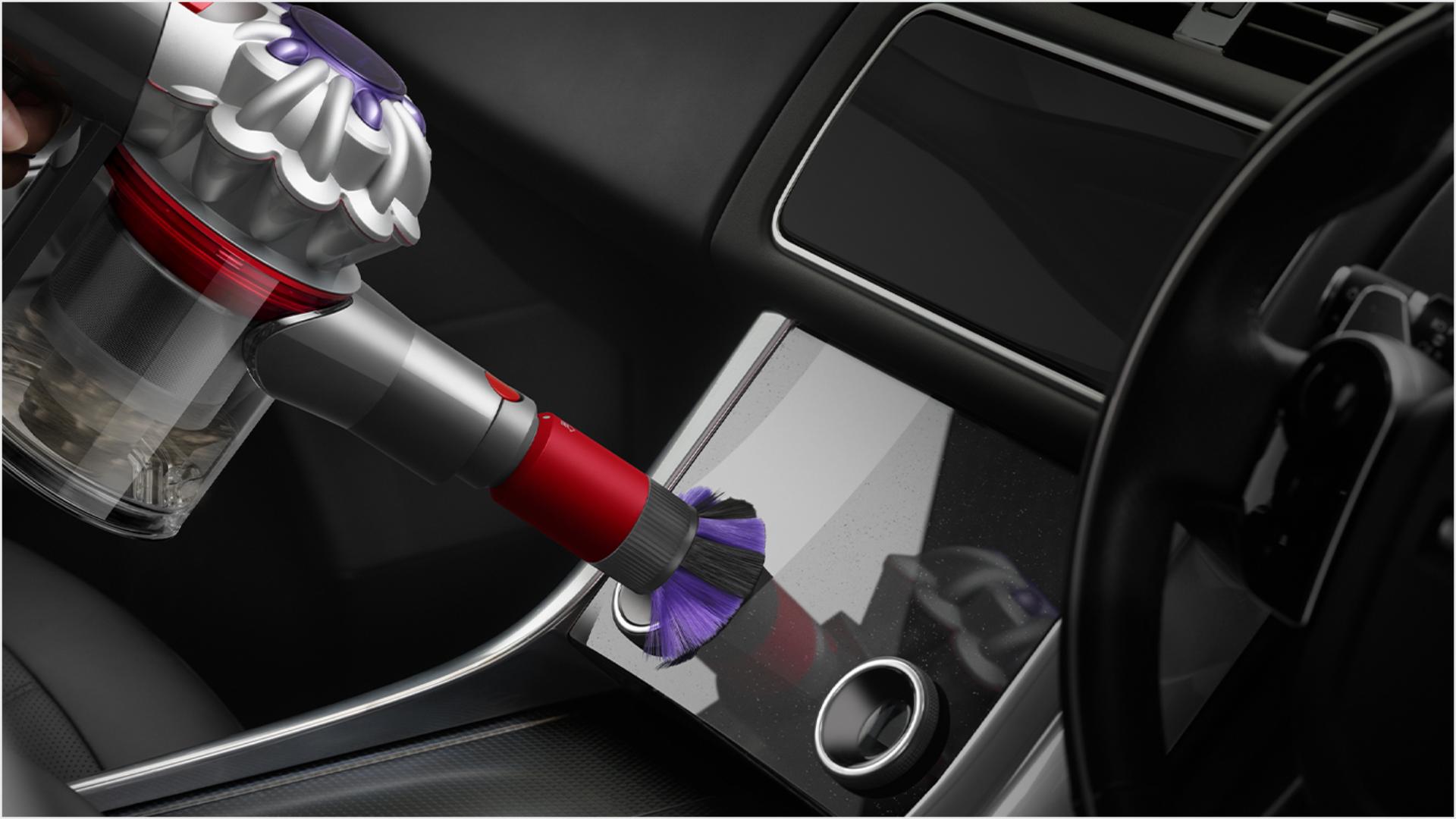 Scratch-free dusting brush in use