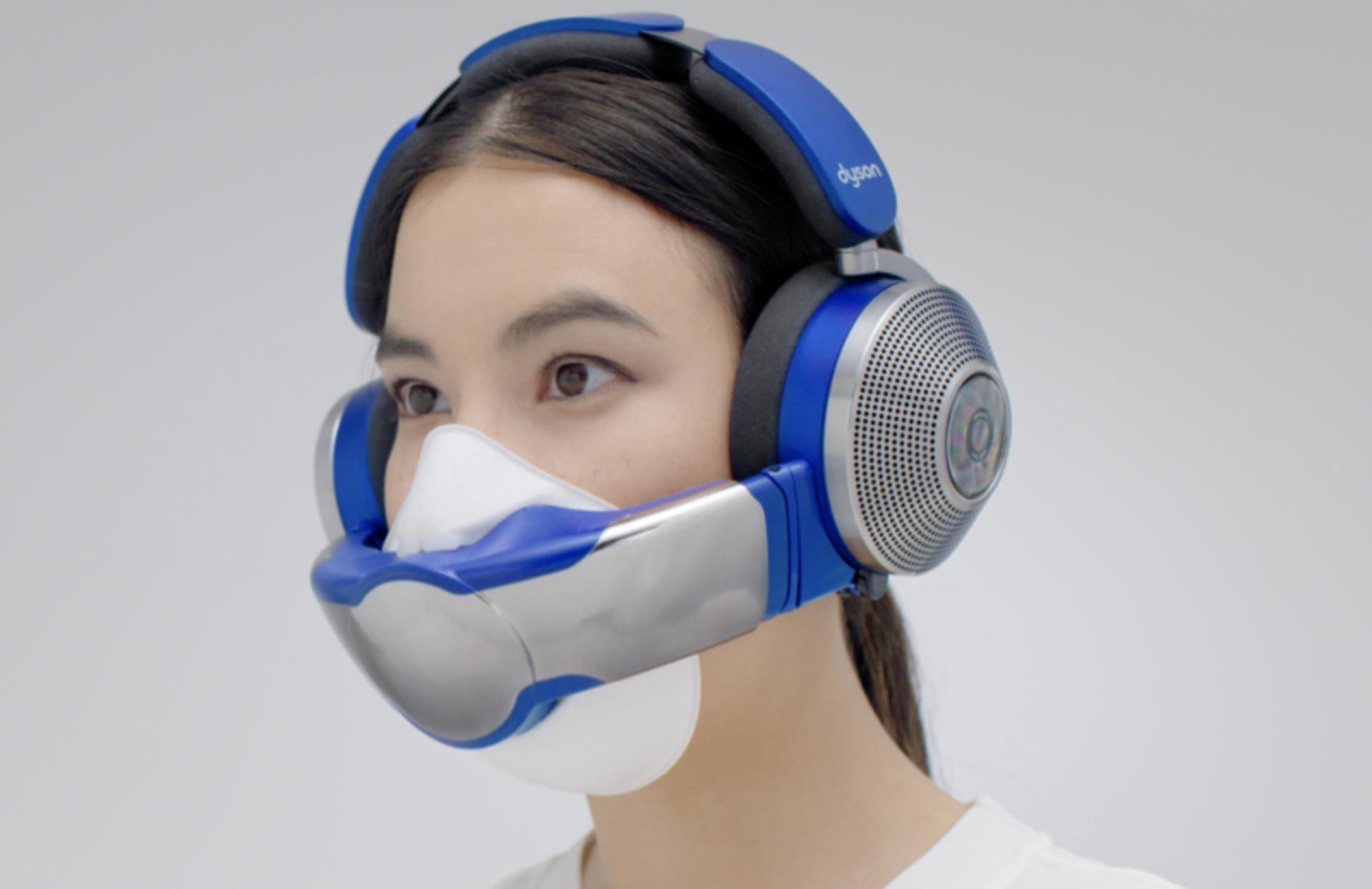 Woman wearing the Dyson Zone air-purifying headphones with the FFP2 Community face covering.