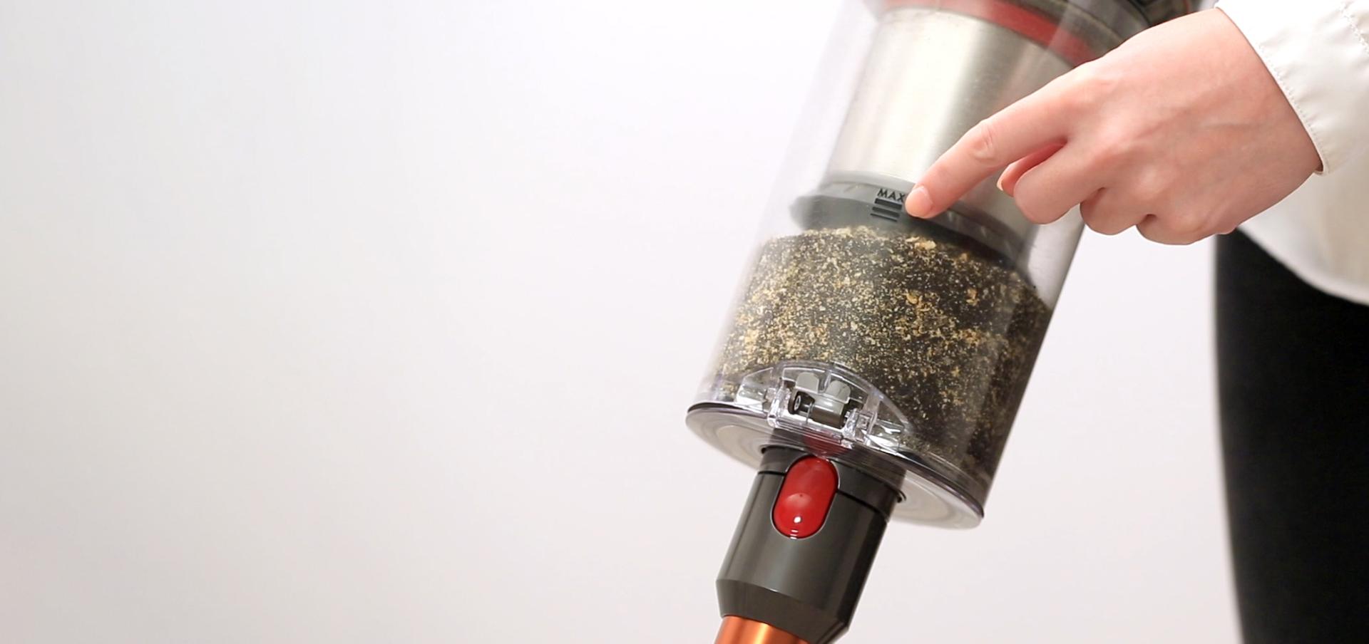 Dyson V10 charging maintenance tips