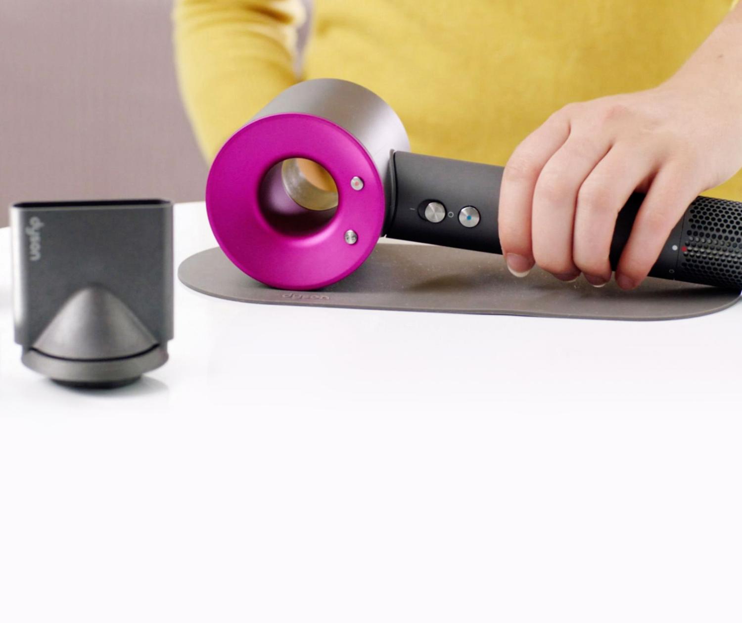Video showing how to use your Dyson Supersonic™ hair dryer