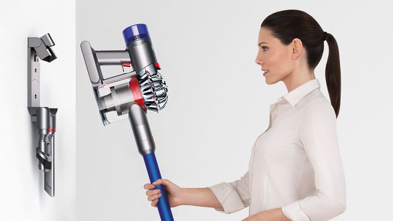 Model with Dyson wall-mounted dock Model with Dyson wall-mounted dock