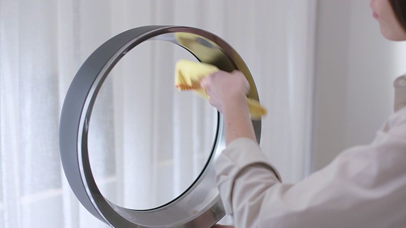 Cleaning a Dyson fan Cleaning a Dyson fan