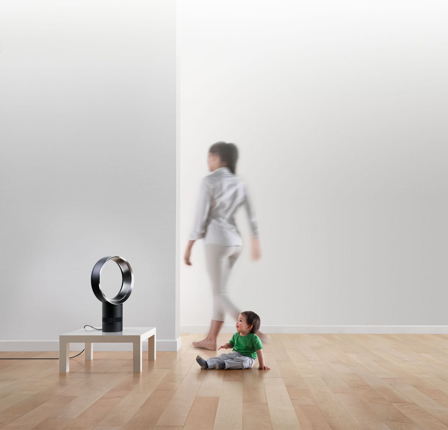 Child with Dyson fan Child with Dyson fan