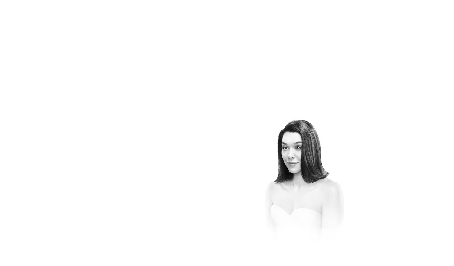 Model with straight, short hair