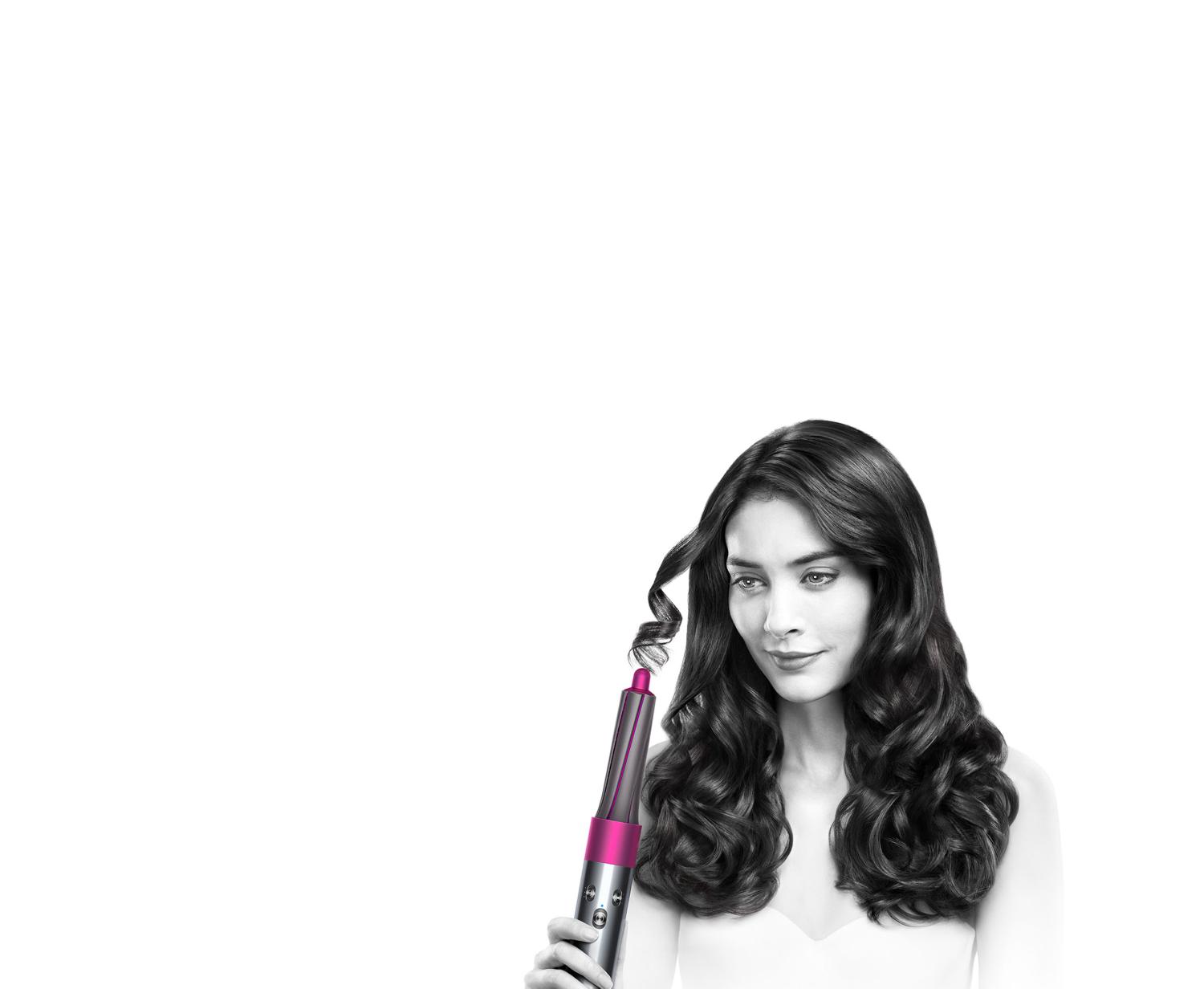 Model with Dyson Airwrap™