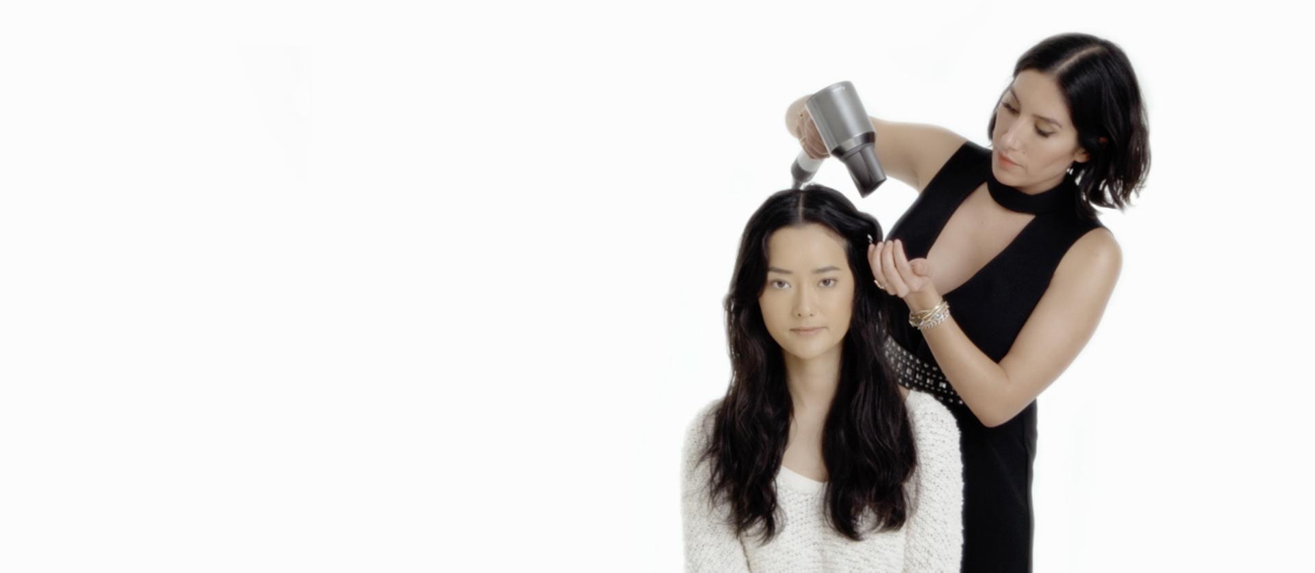 Jen Atkin styling models hair