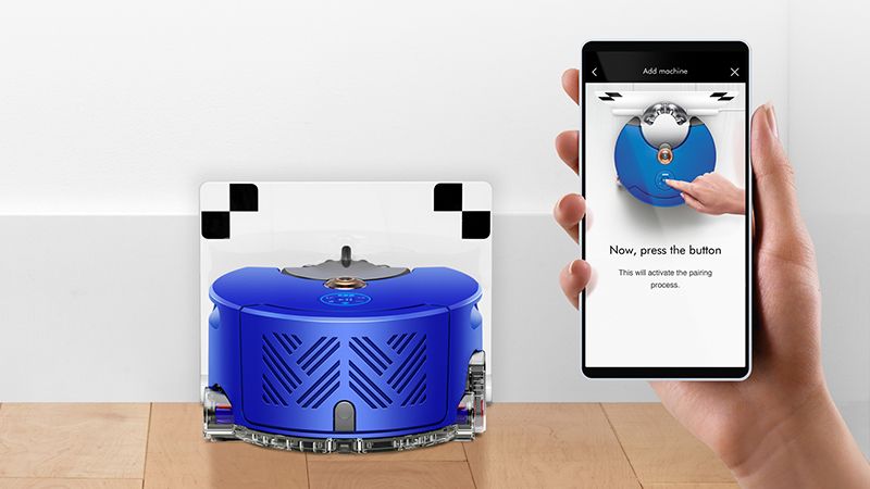 The Dyson Link app connecting to the robot The Dyson Link app connecting to the robot