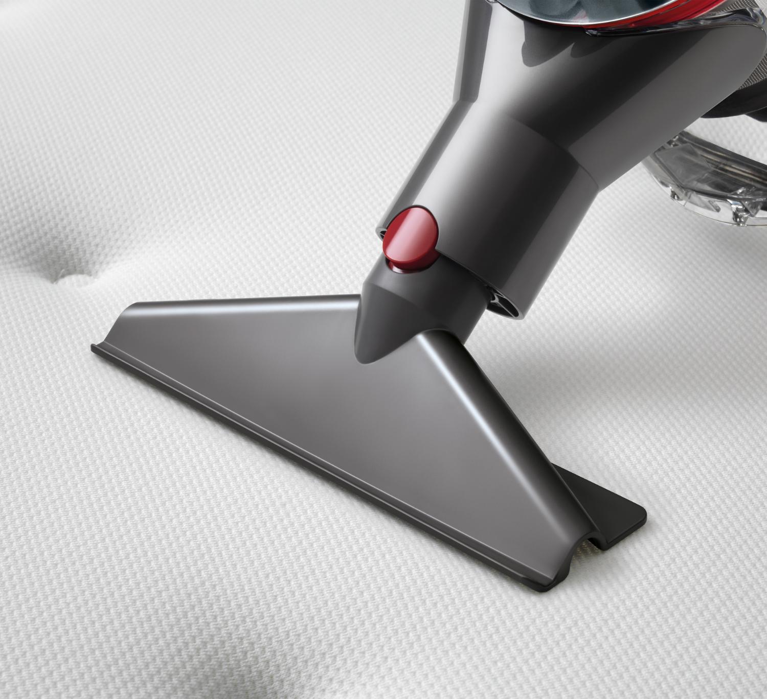 Quick-release wide nozzle tool on mattress