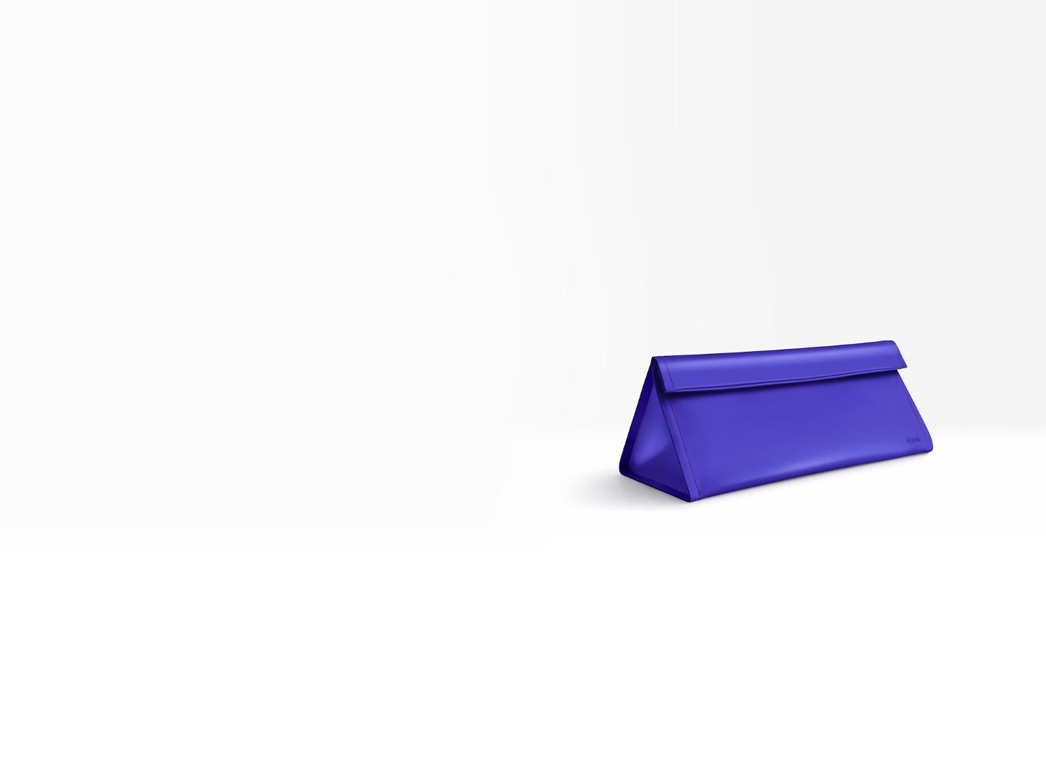 persoonlijke-verzorging-dyson-supersonic-kobaltblauwe-tas-in-hero Kobaltblauwe opbergtas voor uw Dyson Supersonic™ föhn