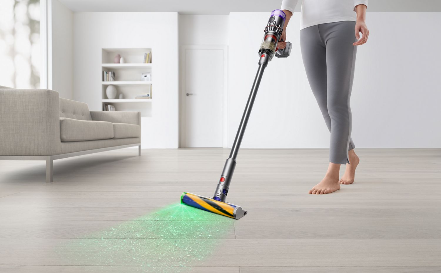 aspirateur dyson detect V15 brosse laser sur parquet