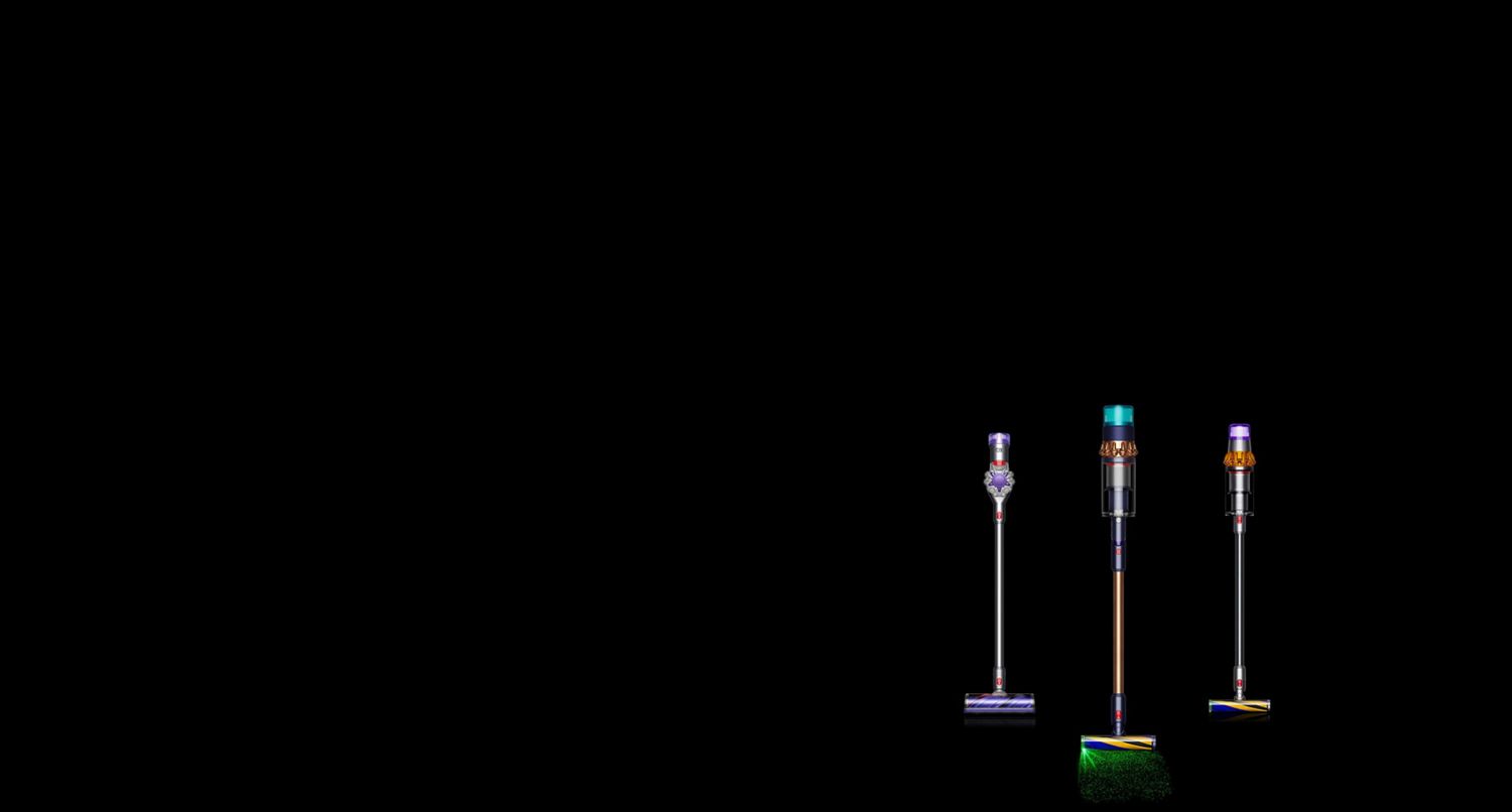 Ein Dyson V15 Detect kabelloser Staubsauger neben einem Dyson Outsize kabellosen Staubsauger