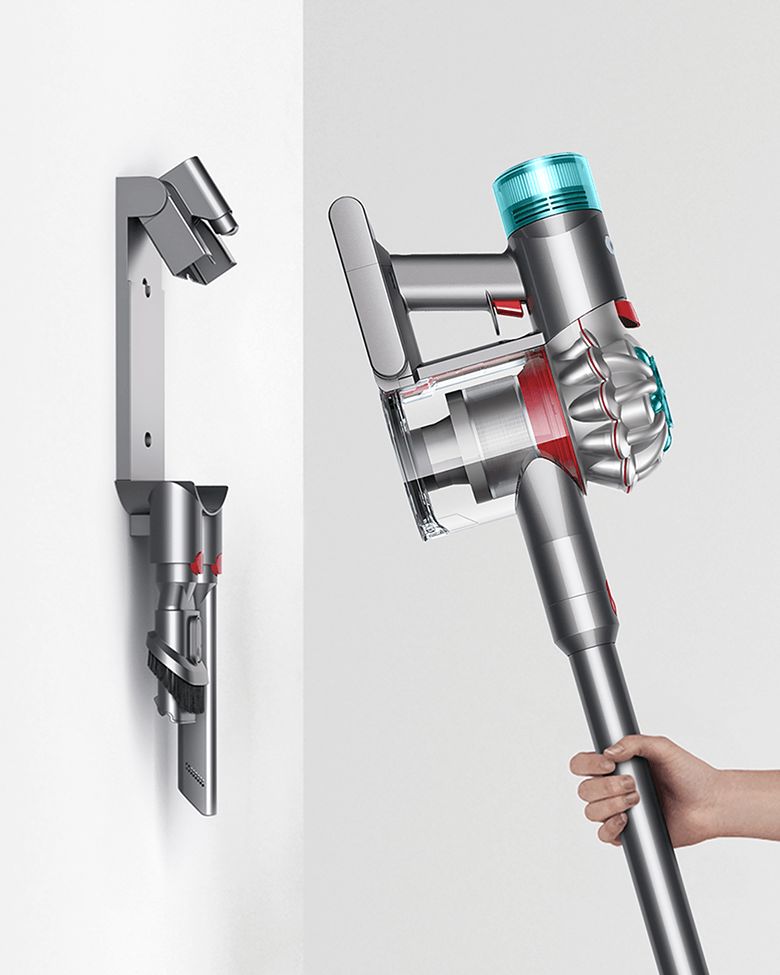 Dyson V8