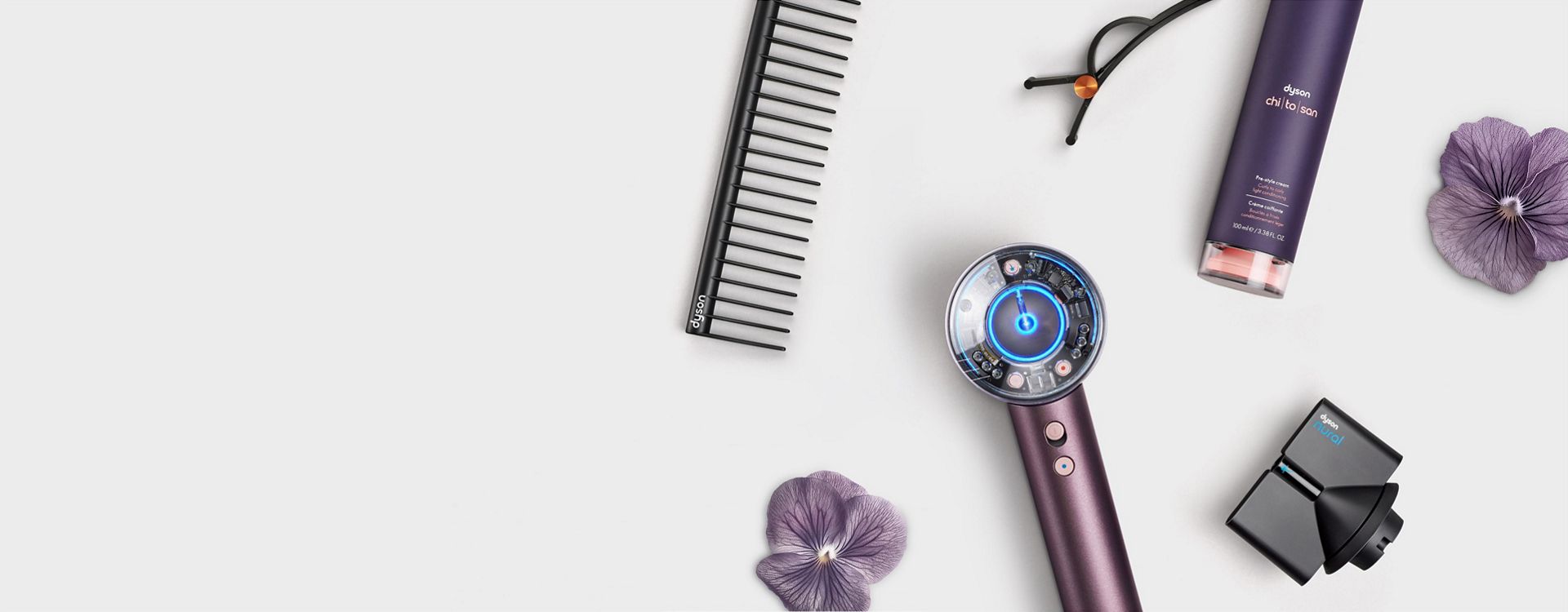  Dyson Supersonic, on a heart-design background.