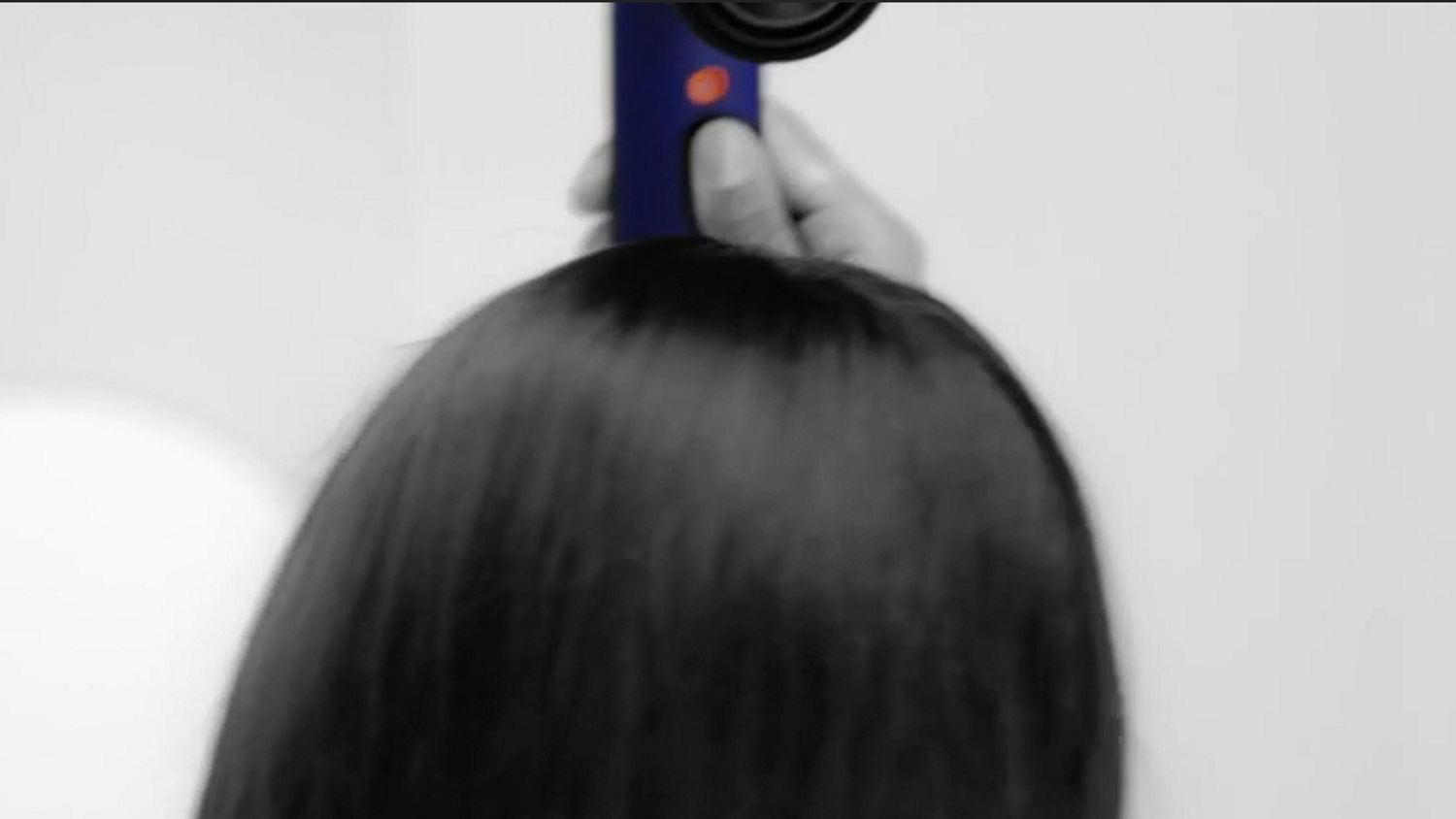 Dyson Corrale hair straightener in Vinca blue and Rosé.