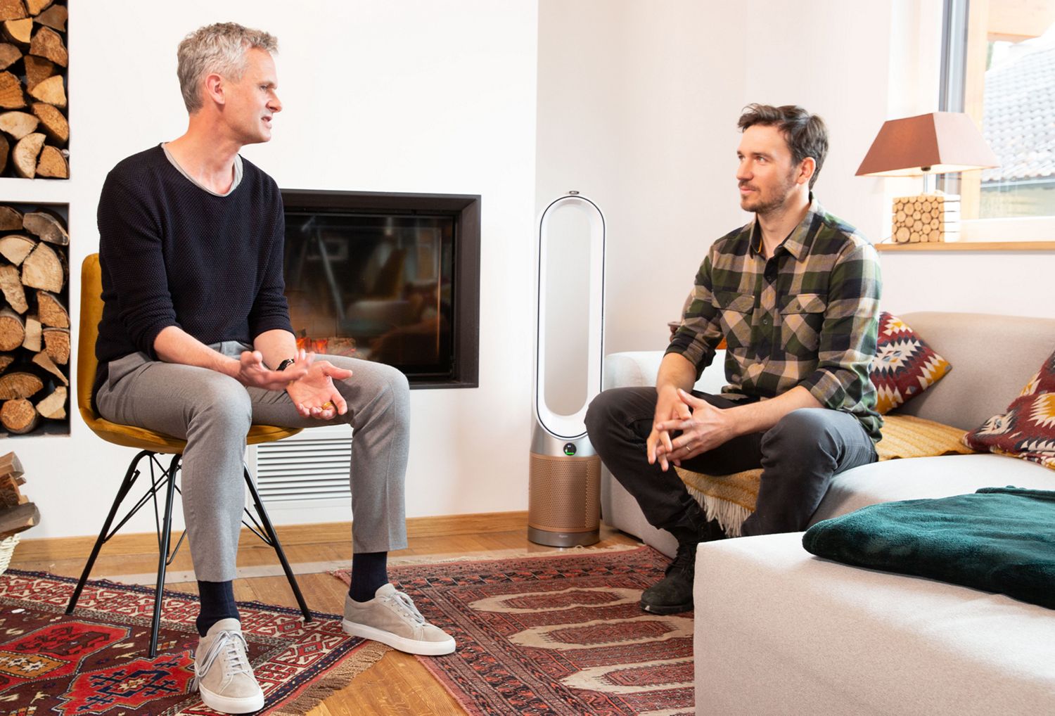 Peter Thomsen styling hair in the Dyson Demo store beauty lab