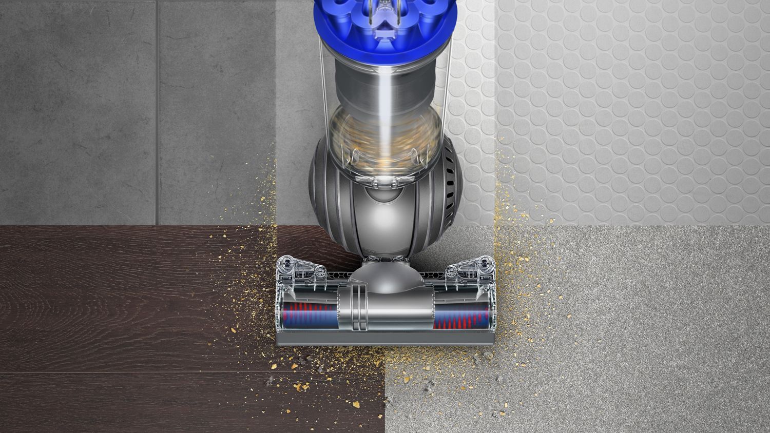 Dyson Ball Allergy+ utilisé pour nettoyer un tapis et un plancher dur côte à côte 