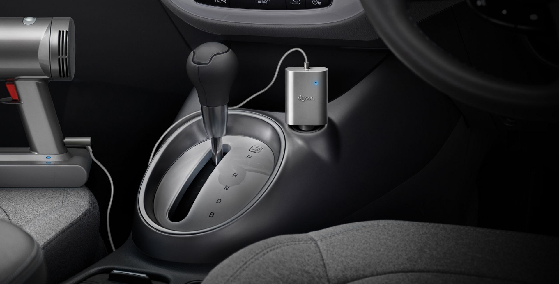 Chargeur pour la voiture Dyson dans un véhicule