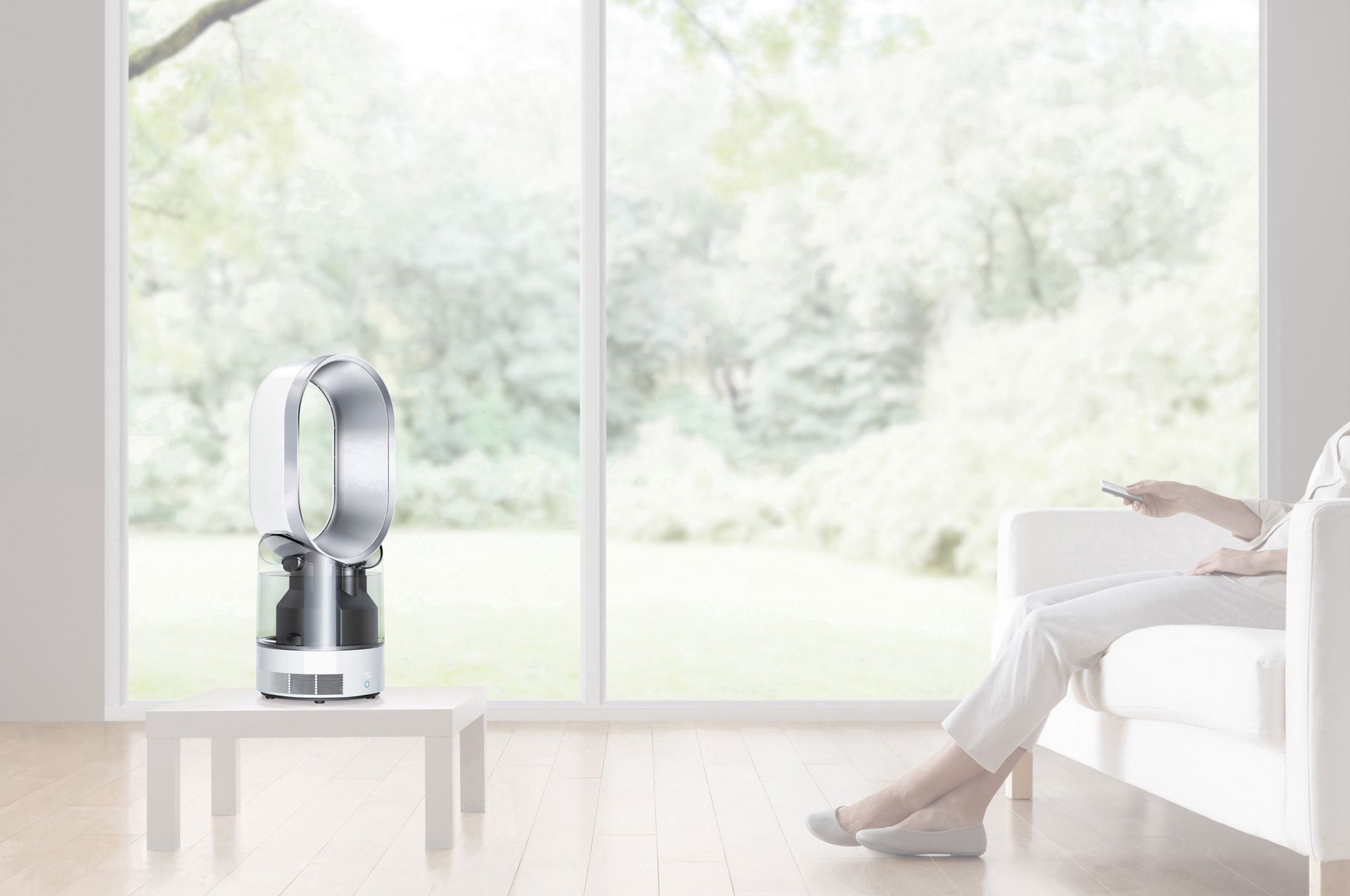 Dyson humidifer on table