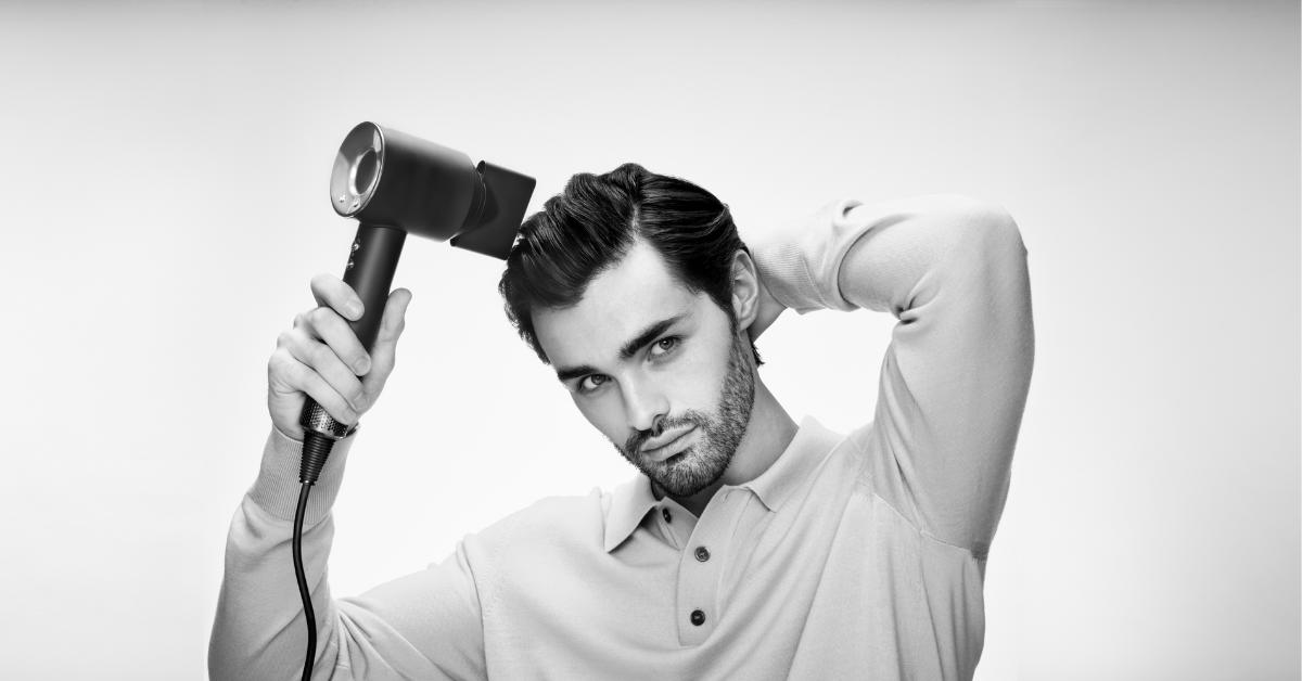 Dyson Supersonic origin with a tan presentation case