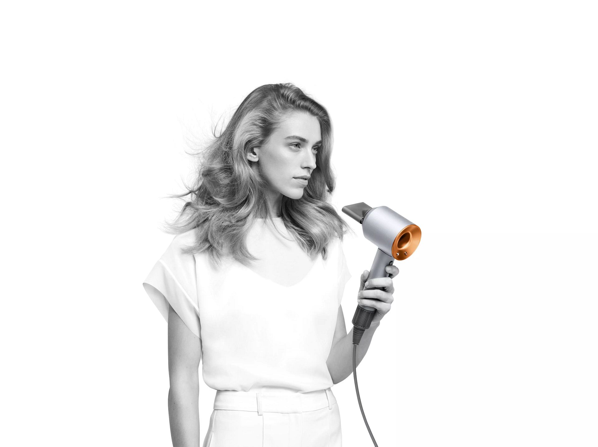 Haare im Sommer mit Dyson stylen