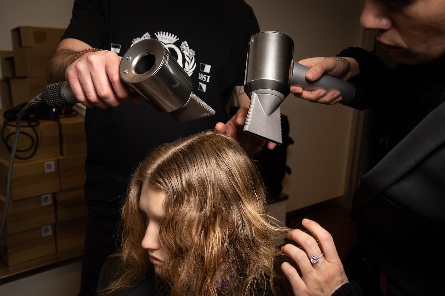 Dyson Supersonic Styling Düse im Einsatz auf der Mailänder Fashion Week