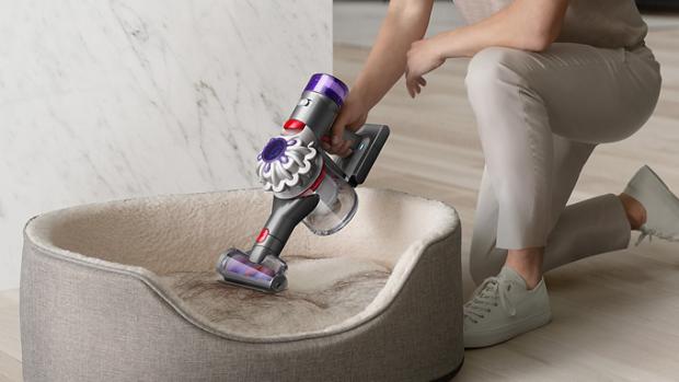 Odkurzacz bezprzewodowy Dyson odkurzający posłanie zwierzęce