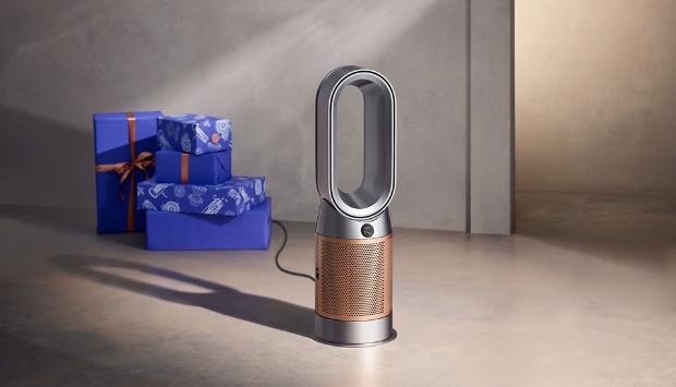 oczyszczacz powietrza Dyson w otoczeniu pudełek prezentowych