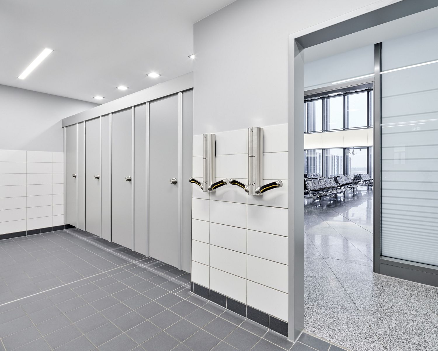 Dyson Airblade Technologie im Flughafen Hannover