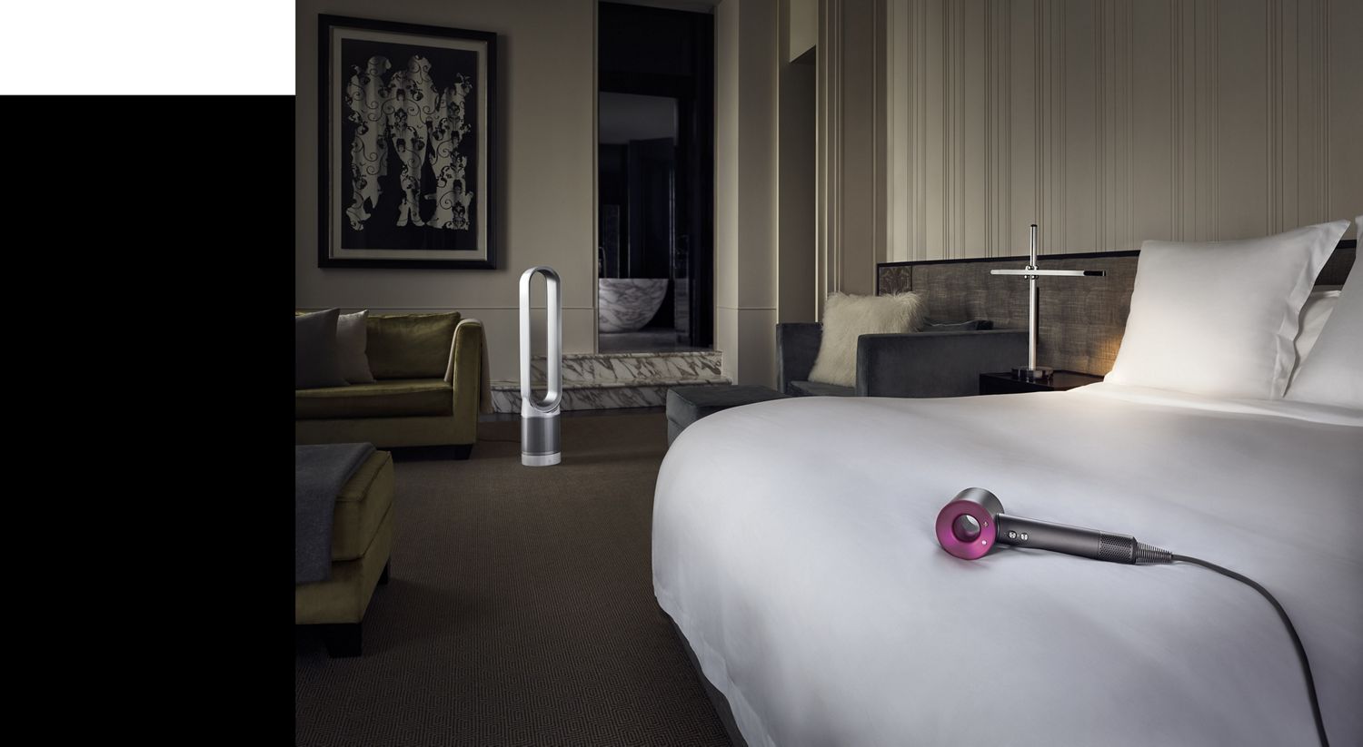  Équipements Dyson dans une chambre d'hôtel