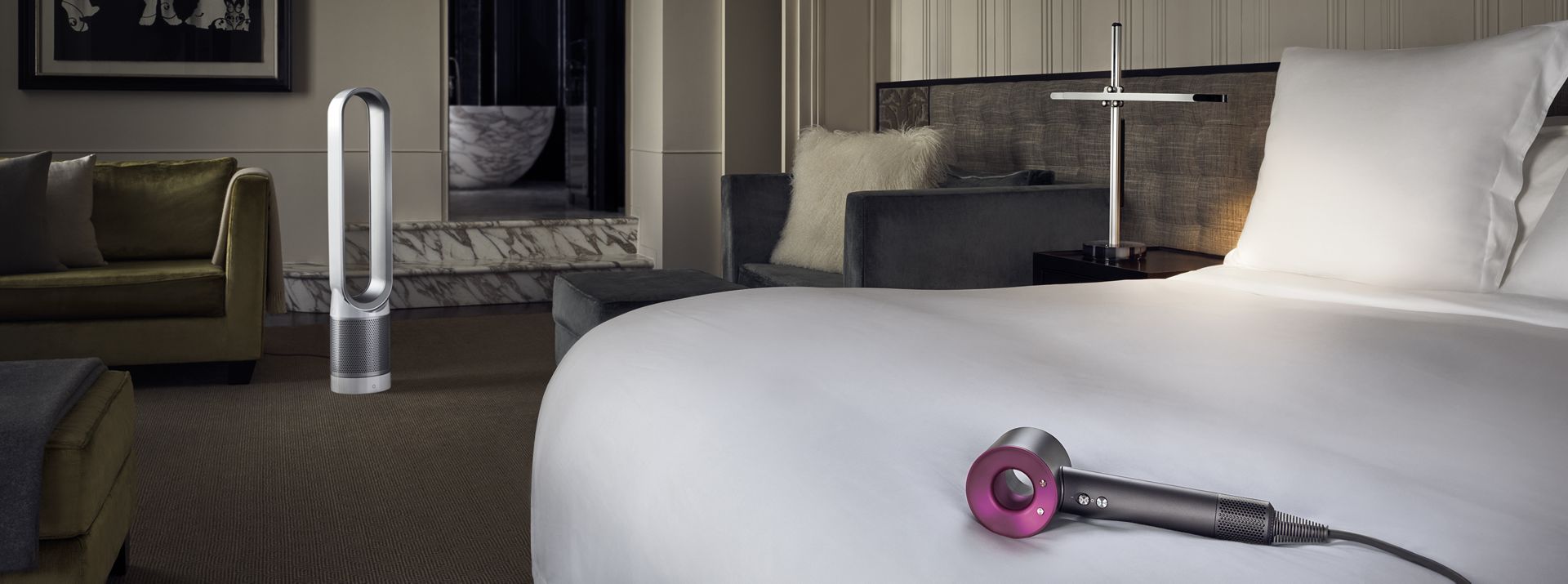  Équipements Dyson dans une chambre d'hôtel