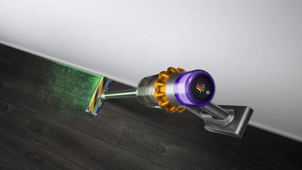 Odkurzacz Dyson V11 usuwający brud z dywanu