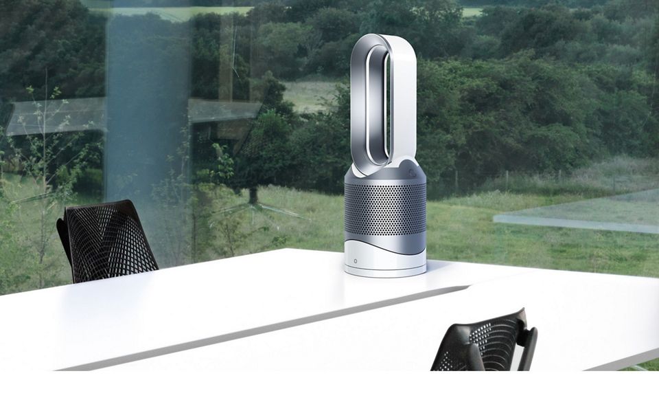 Dyson Pure Hot+Cool på et skrivebord