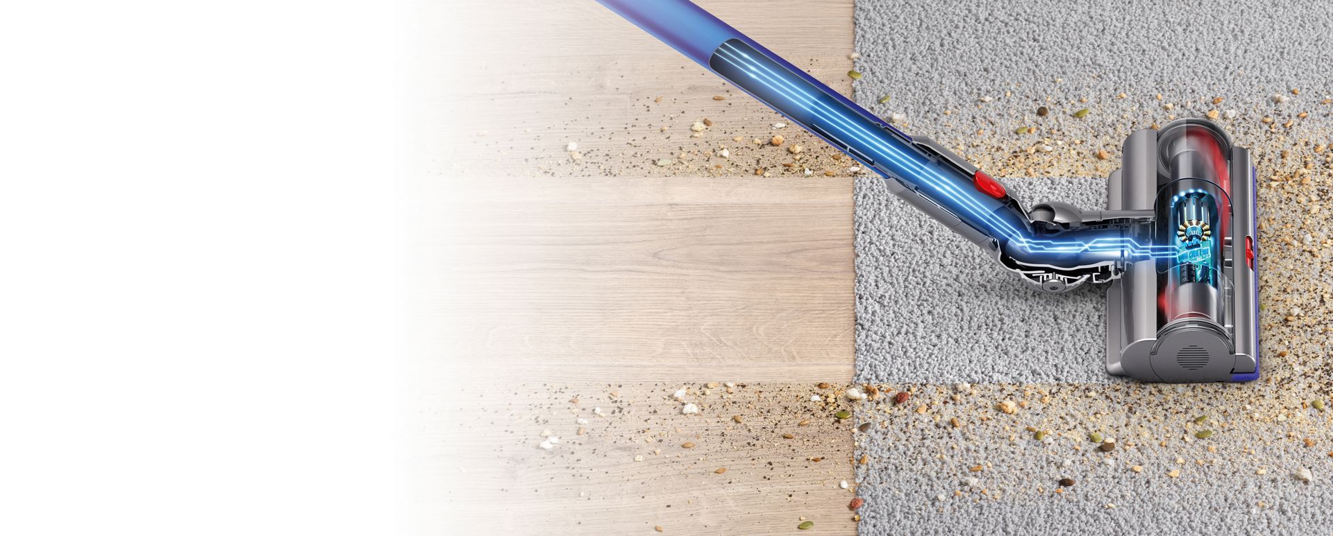  Un aspirateur Dyson V11 enlève la saleté d’un tapis