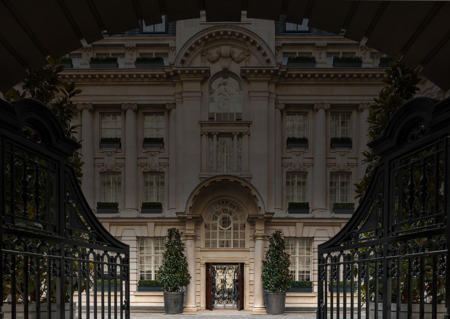 Rosewood London Hotel front entrance