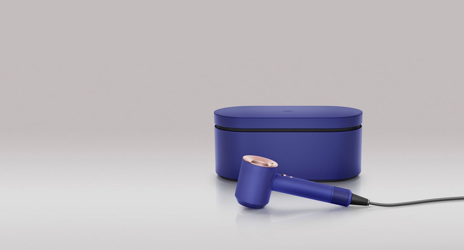 Dyson Haarpflege Modelle in limitierter Geschenkedition in Farbvariante Violettblau/Rosé