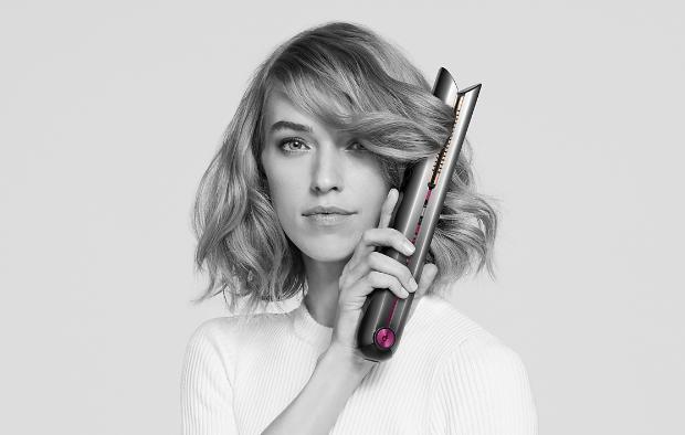 How to curl your hair with a straightener