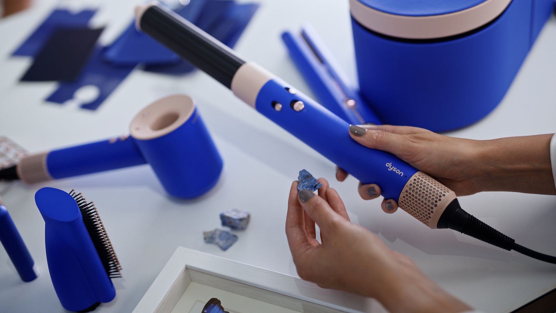 Tecnologia per la cura dei capelli Dyson in edizione esclusiva per le Feste