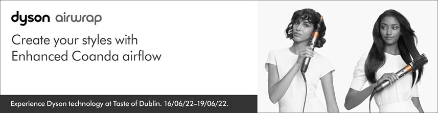 Dyson Ireland partners with Taste of Dublin 2022. Model styling hair with Airwrap Multi-styler.