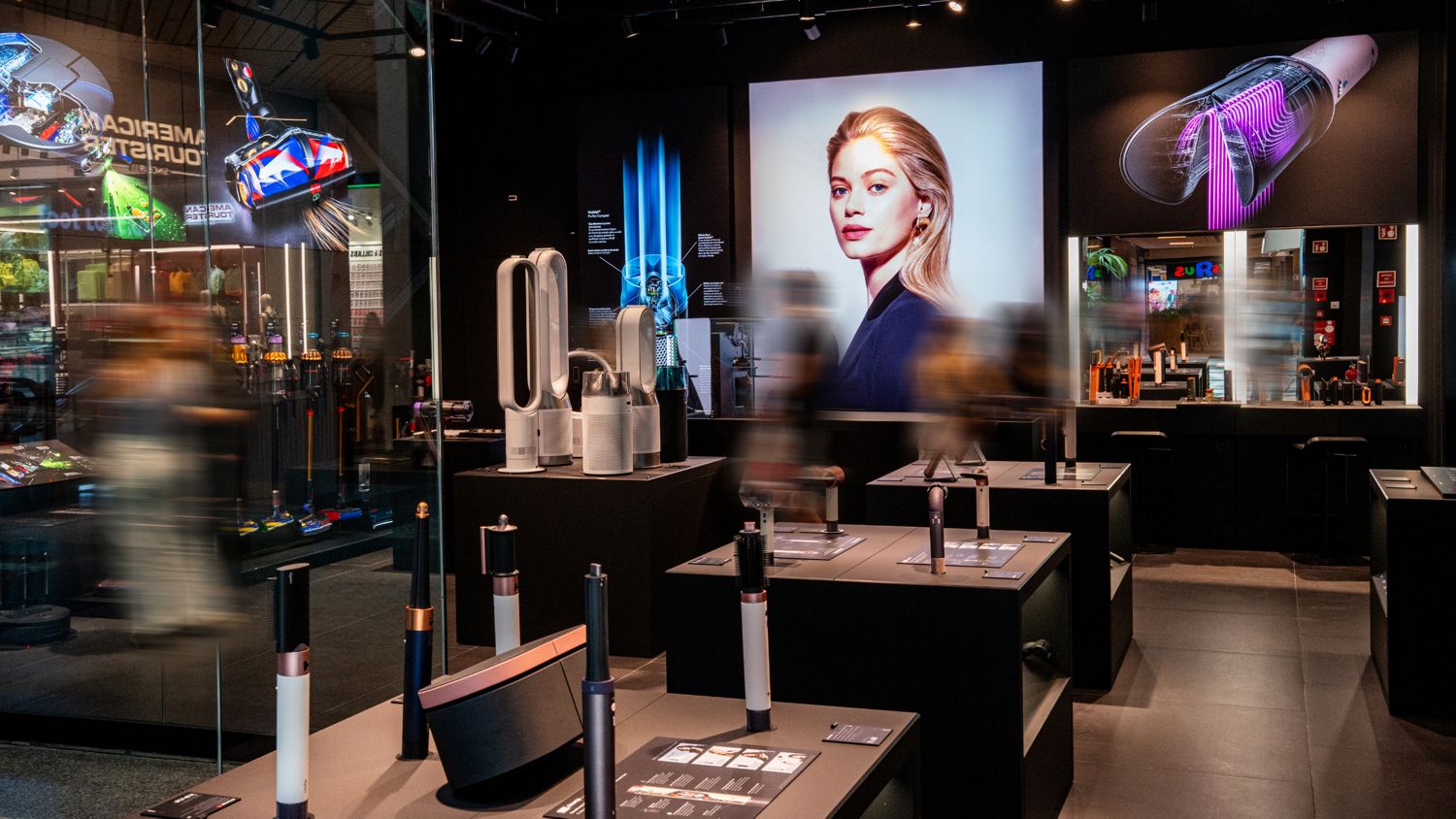 Interior of a Dsyon Demo Store